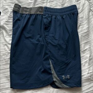 Under Armour Men's L Navy gray 8 in. Inseam polyester Athletic Shorts